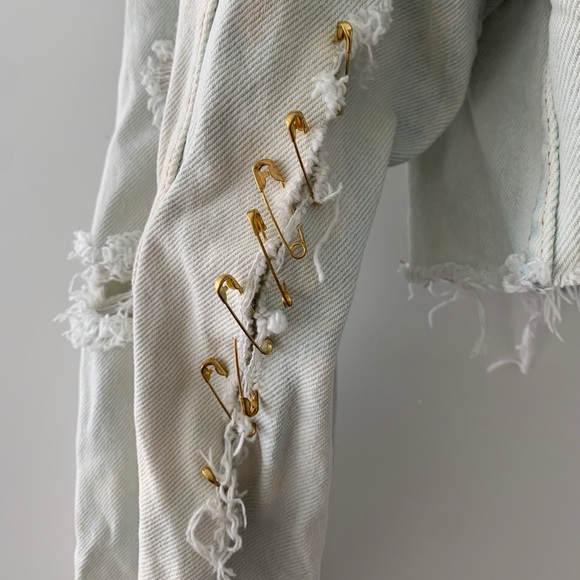 Distressed Levi’s cropped jacket - Picture 4 of 5